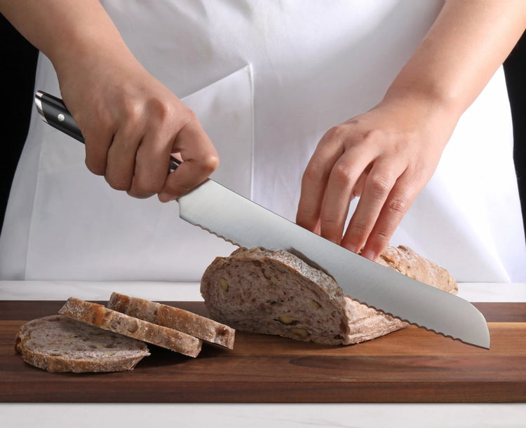 A Guide to Serrated Knives and Their Uses