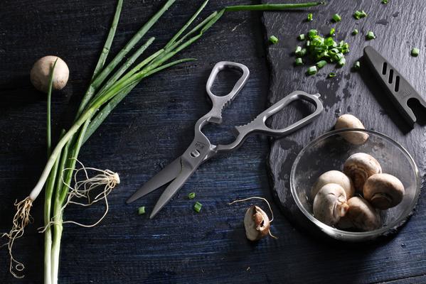 KITCHEN SHEARS